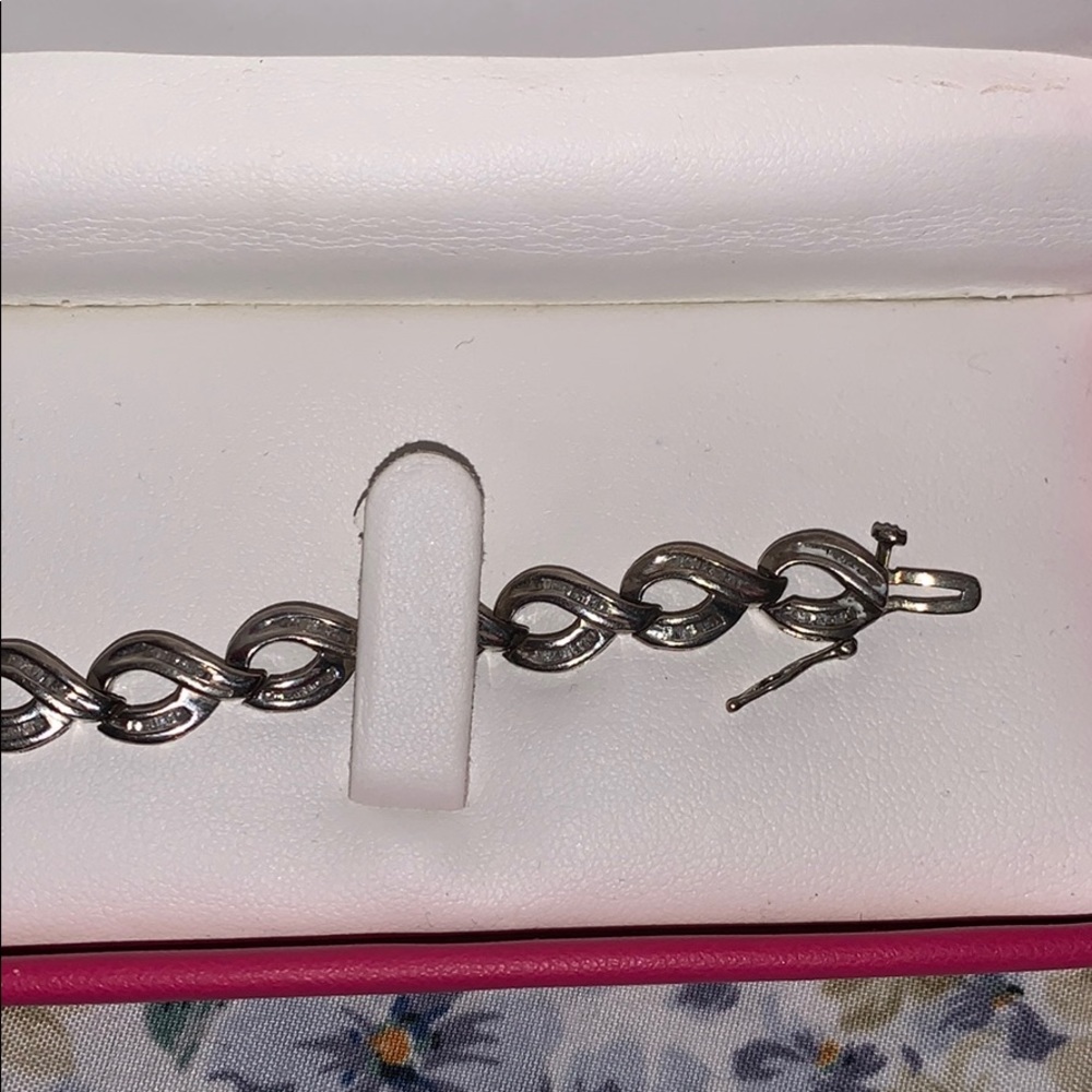 Diamond bracelet - Picture 4 of 5
